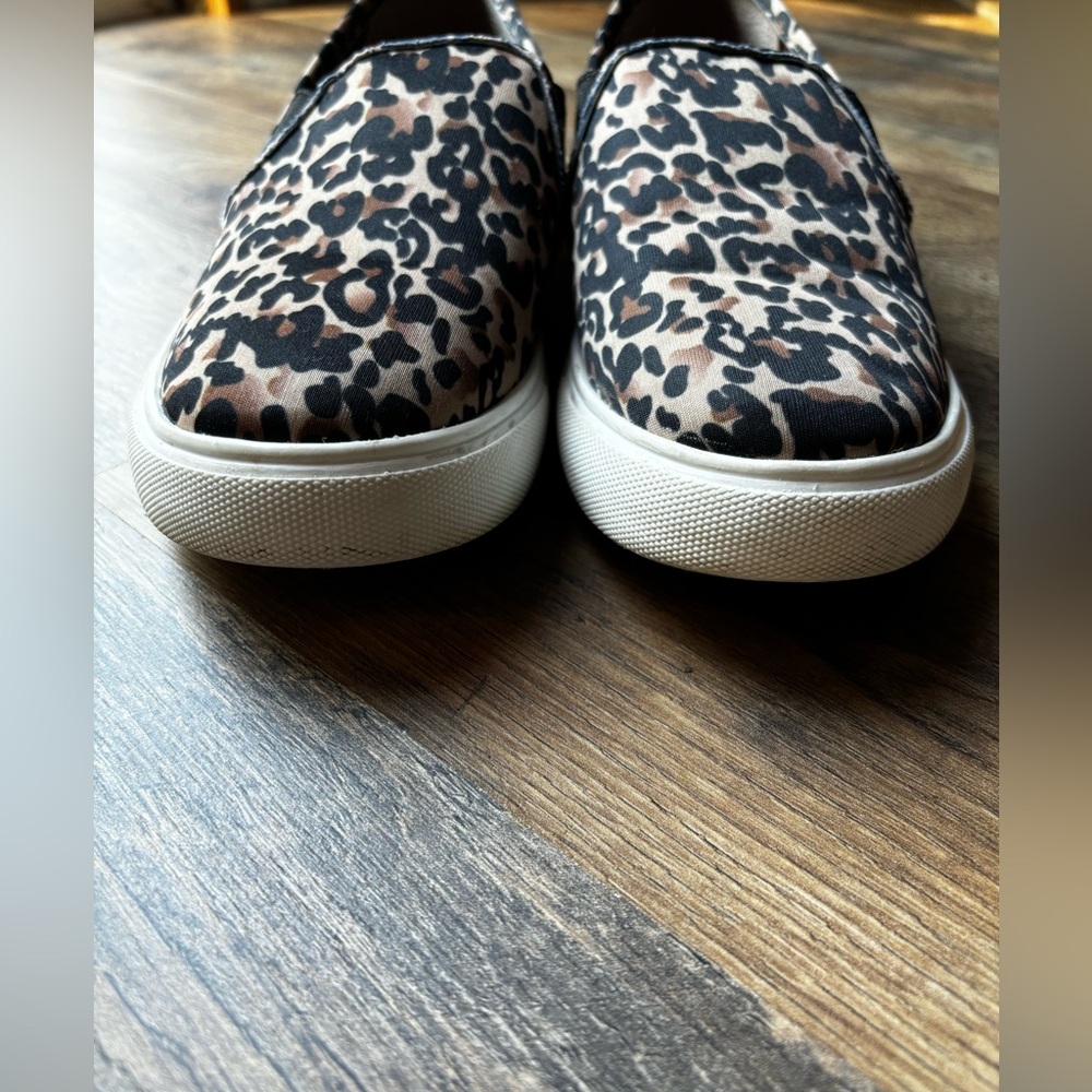 Steve Madden Brown Black Cheetah Print Slip On Tennis Shoes - Picture 2 of 8